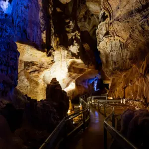interior de la Cueva de los Franceses